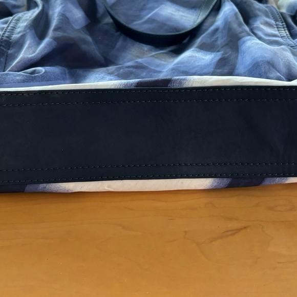 Burberry Blue Buckleigh Packable Nylon Check Shoulder Bag Black - Picture 7 of 7